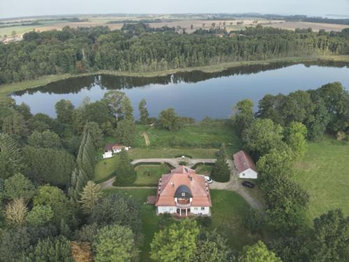 Buggenhagen Apartment | Herrenhaus am See Usedom