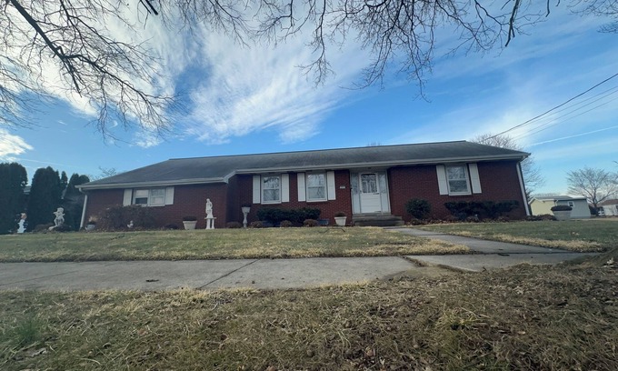 Palmyra House | Hershey Spacious 6-bedroom House