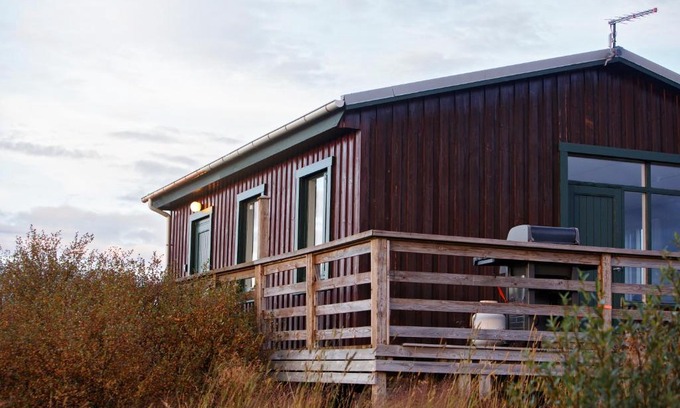 Borgarnes House | Hestaland Riverside Cottage