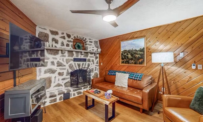 Swanton Cabin | Hexagonal log cabin in the woods with view of lake!