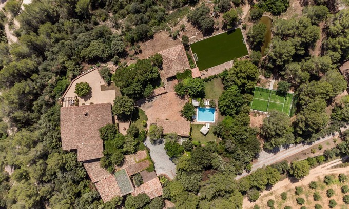 El Bruc House | HHBCN Villa el Castillo