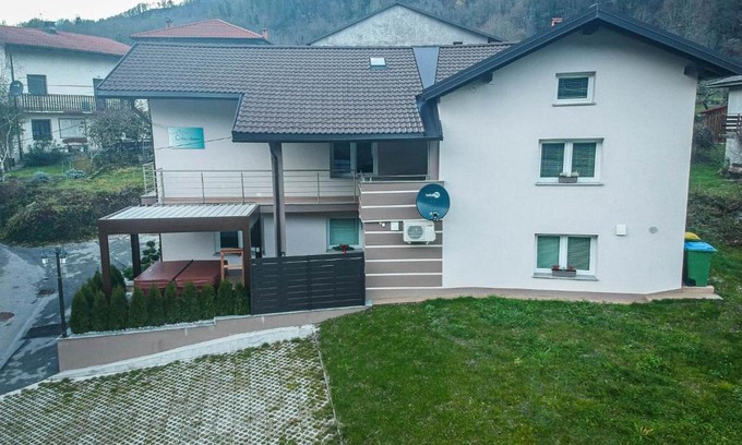 Kamno House | Hiša Bohinc z wellnessom