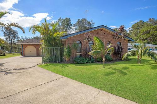 Tuncurry House | Hibiscus 8