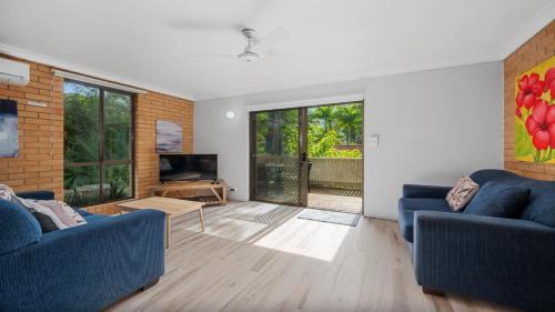 Korora House | Hibiscus