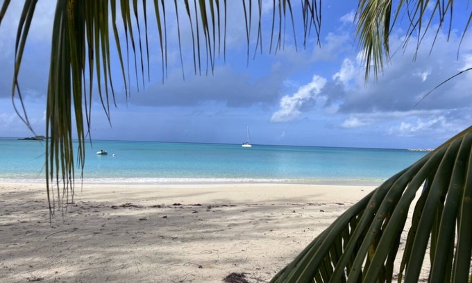 New Bight House | Hibiscus House Oceanfront Paradise in Fernandez Bay