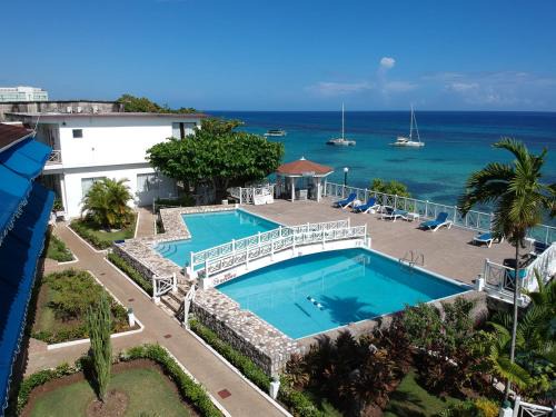 Ocho Rios Hotel | Hibiscus Lodge Hotel