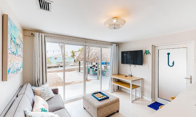 Sexton Cove Estates House | Hibiscus Vistas