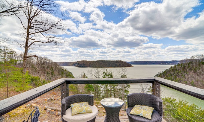Nancy House | 'Hickeys Hideaway' - Walk to Lake, Near Somerset