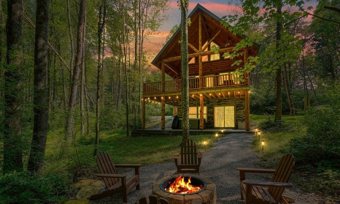 Logan Cabin | Hickory Haven at Trickle Creek at Hocking Hills