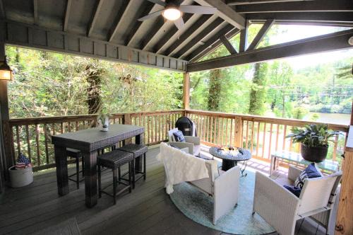 Lake Sequoyah House | Hicks Hideaway