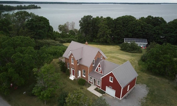 Milford House | Hicks Holme - Beach Front Victorian