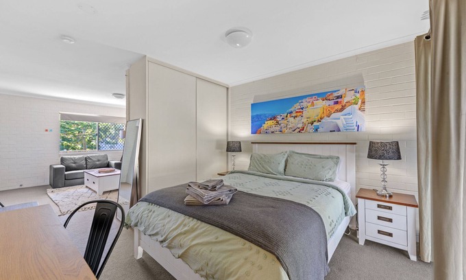 New Farm Apartment | Hidden Away in New Farm ~ 1 Bed/1 Bath/1 Car