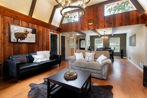 Gainesville House | Hidden Cabin - Adventure Awaits!