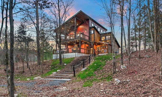 Golden Cabin | Hidden Creek Lodge - Hot tub, playground, bed swing, creek view, fire pit.