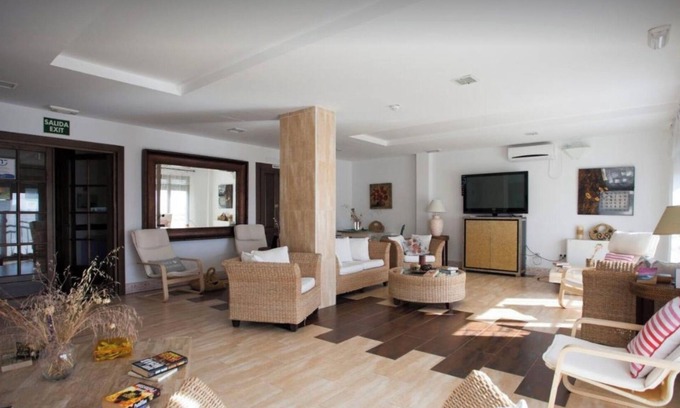 Hinojares Apartment | Hidden farmhouse with mountains where nature unfolds its greatest splendor.