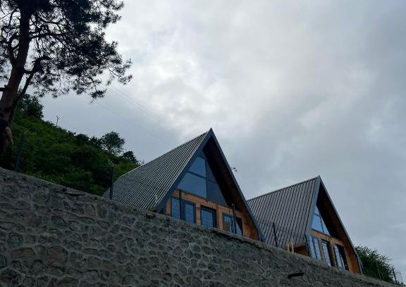 Yomra Ski Chalet | Hidden Garden Bungalow