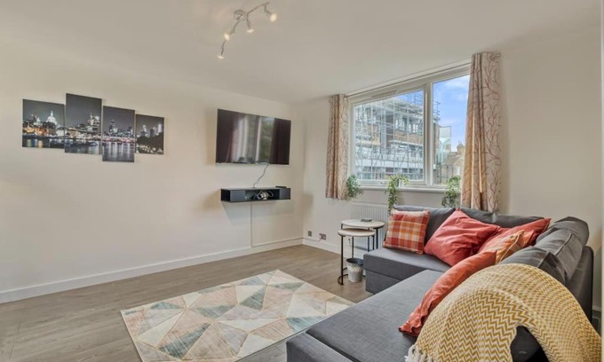 Shaftesbury Apartment | Hidden Gem in Battersea w/Free Parking