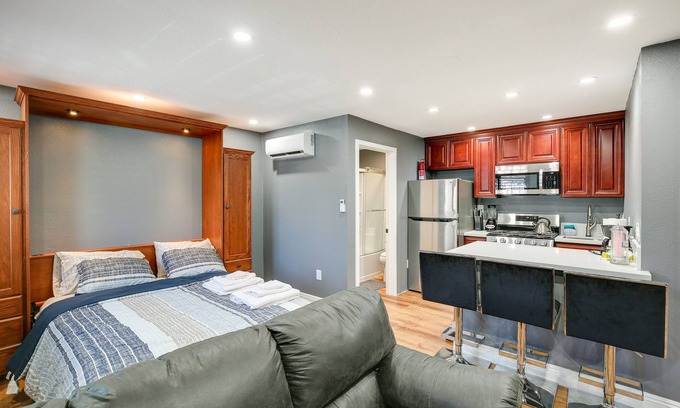 Los Angeles Apartment | Hidden Gem in Hawthorne ~ 3 Mi to SoFi Stadium