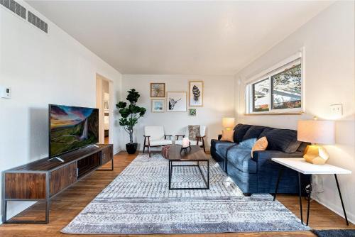 University Acres Apartment | Hidden Gem Near Old Town - Grill & Cruiser Bikes!