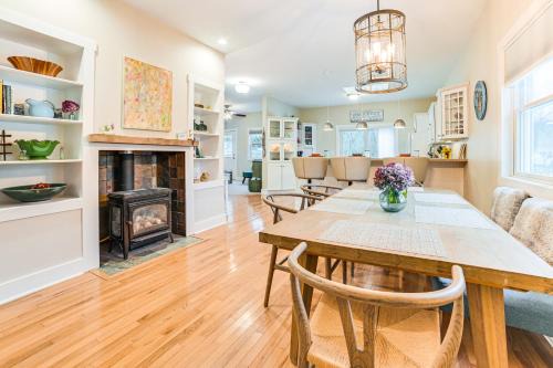 Charlevoix House | Hidden Gem Steps to Lake Michigan and Downtown!