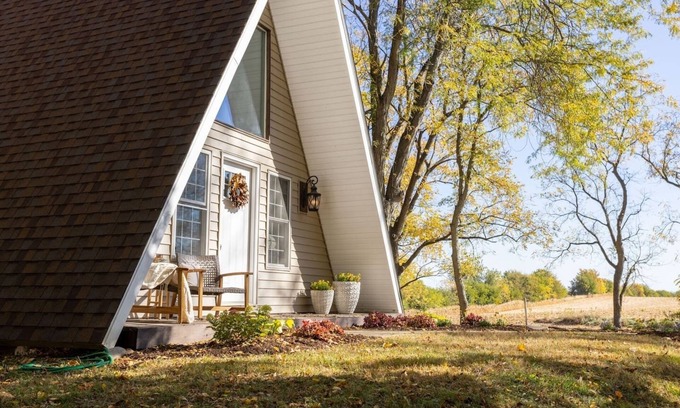 Lane Cabin | Hidden Grove | Hot Tub | Quiet Seclusion | Games
