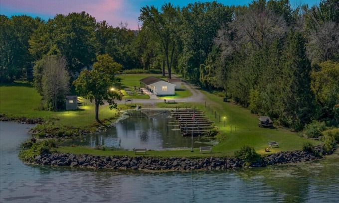 Durhamville House | Hidden Harbor Marina Unit 3 - Oneida Lake's Premier Fishing Paradise!