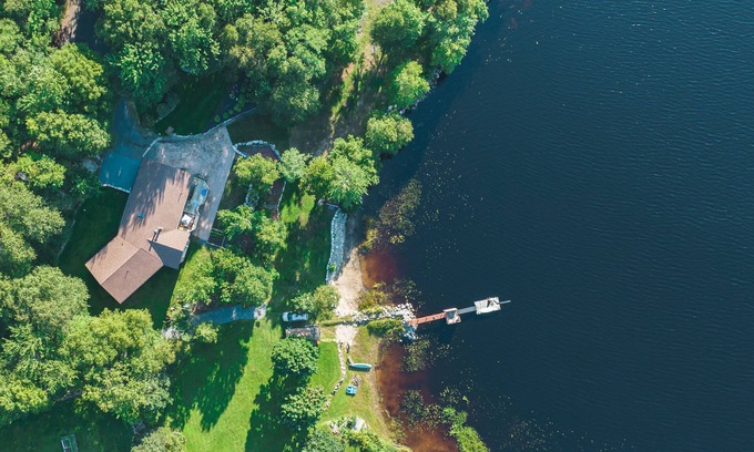 Bayside House | Hidden Heaven In white lake