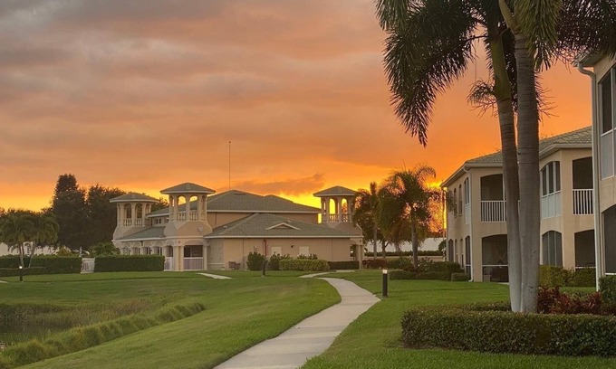 Bradenton Condo | Hidden Lake Condo 5 miles to Anna Maria Island