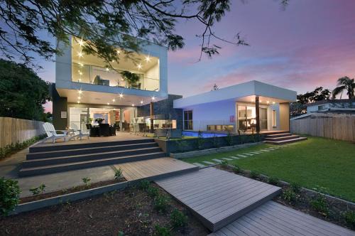 Broadbeach Waters House | Hidden Paradise