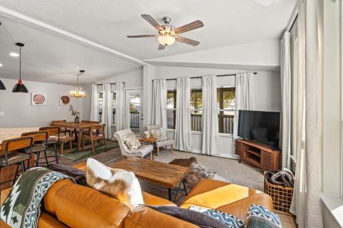 Lazy Acres House | Hidden Pines