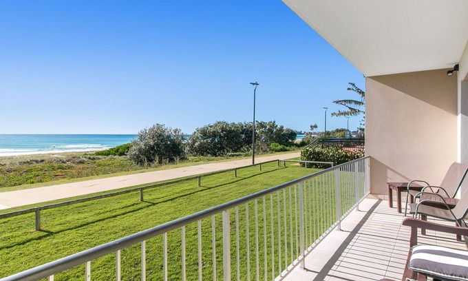 Bilinga Apartment | Hidden Treasure - Bilinga Absolute Beachfront