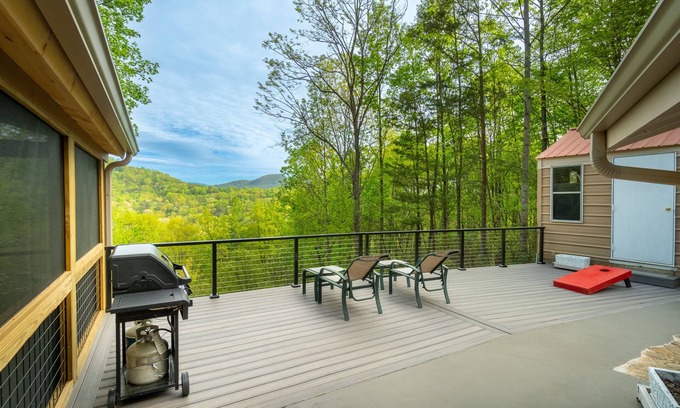 Helen Cabin | Hide Away, Peaceful, Cozy cabin