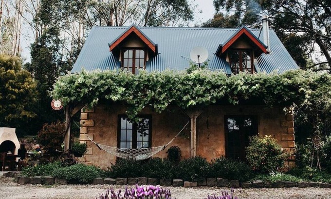 Apollo Bay Cottage | Hideaway Cottage - Secluded Retreat - Pet Friendly