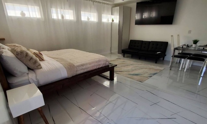 Largo Apartment | Hideaway Haven: Cozy studio with WiFi, AC in charming Largo