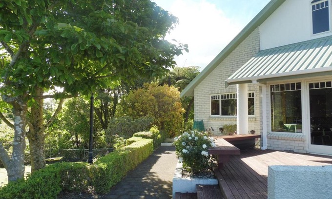 New Plymouth House | Hideaway Off Heta