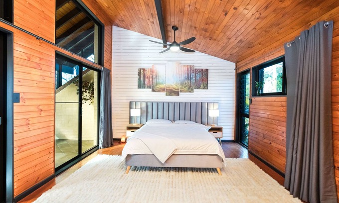 Koorainghat House | Hideaway on the Hill - Family Friendly Farm Animals