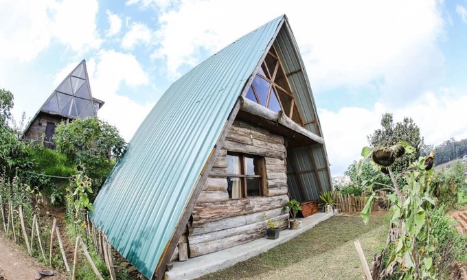 Nuwara Eliya Cabin | Hideout Cabins | Yellow