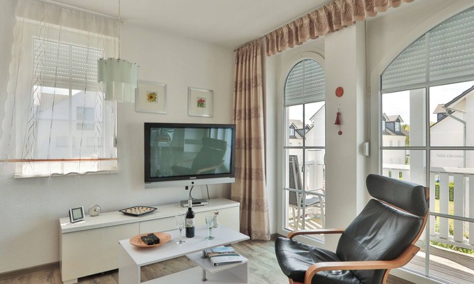 Nienhagen Apartment | Hier Erwartet Sie Eine Komfortable, Moderne und Sonnige 3 Zimmer Ferienwohnung mit Balkon - nur 250 m bis zum Strand