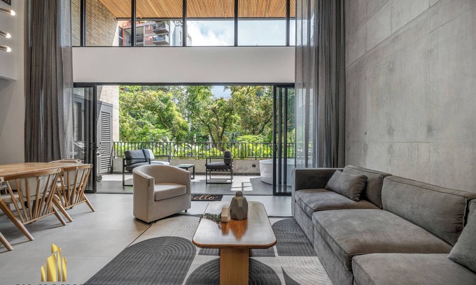 Patio Bonito Apartment | High ceilings & modern apt/BBQ - Morph 201