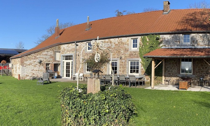 Mettet Cottage | High-comfort gîte with lots of charm for 12/14 people, sauna.