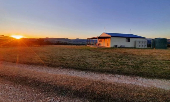 Kootingal Cottage | High Country cottage with beautiful views