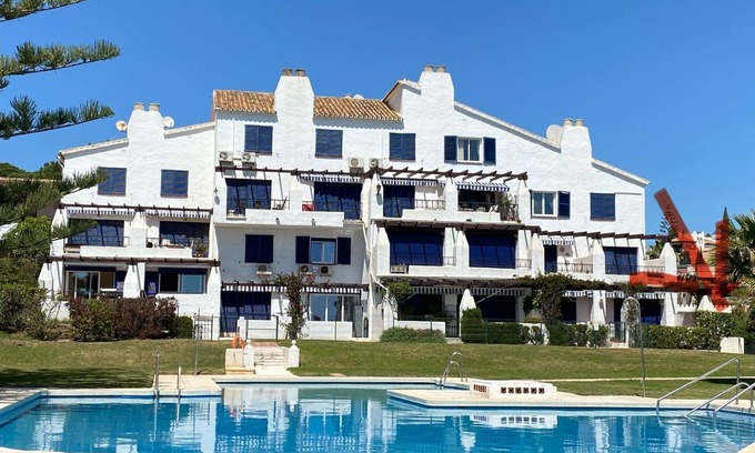 Sitio de Calahonda Apartment | High end, On beach, Charming 2bedroom app with WiFi, AC in beautiful Calahonda