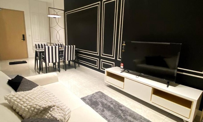 Bukit Bintang Apartment | High Floor Luxury KL Residence with Infinity Pool