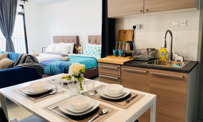 Taman Mount Austin Apartment | High Floor studio Austin Regency Mount Austin w Balcony 3 plus 1pax 5 mins AEON