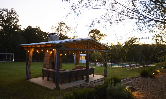 Arp Hotel | High Hill Farm