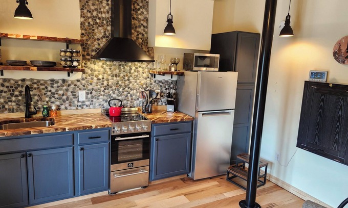 Black Mountain Ski Chalet | High Rock Chalet
