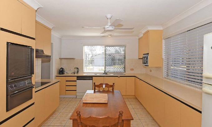Traviston House | High Tide On Burrum (Whole House)- Close to Beach - 3BR- Aircon