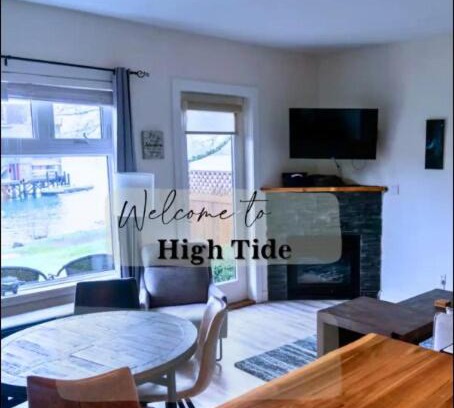 Tofino Apartment | High Tide - Waterfront bachelor