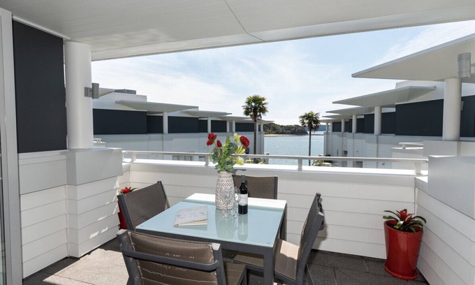 Paihia Cottage | High Tides Lookout - Paihia Holiday Home