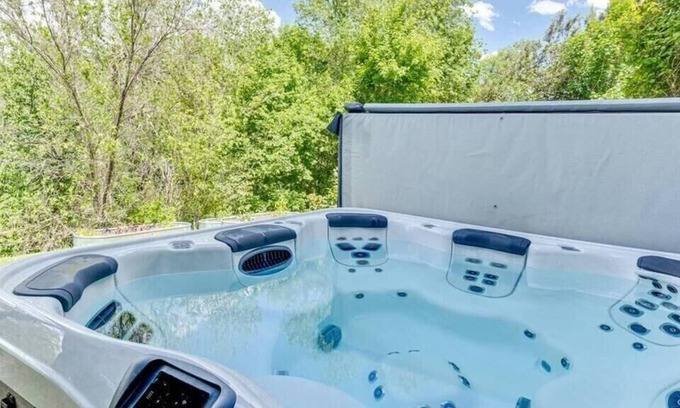 Highland House | Highland Oasis | New Hot Tub | Hammock | Fire Pit